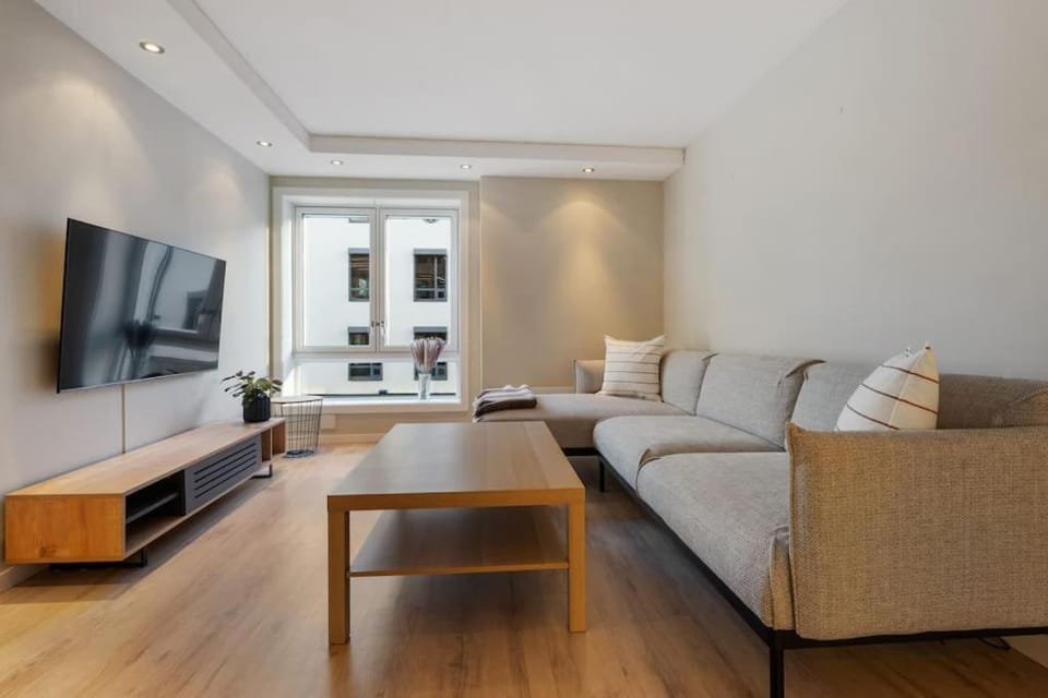 Parkside Charm - Central Oslo - 6 Guests - Everything Included - Grünerløkka Apartment in Oslo