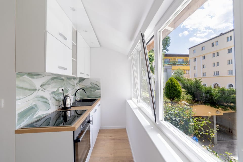 Day, View (from property/room), Balcony/Terrace, Kitchen or kitchenette, washing machine