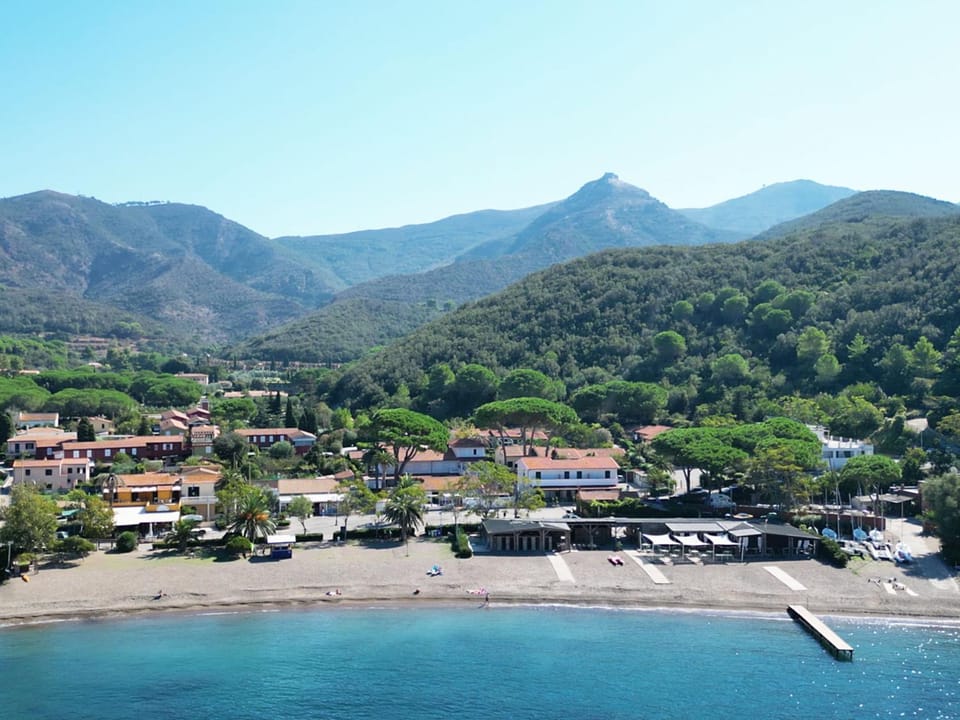 Bird's eye view, Beach, Mountain view