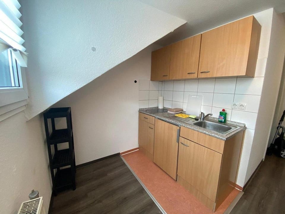 Kitchen or kitchenette, minibar, stove