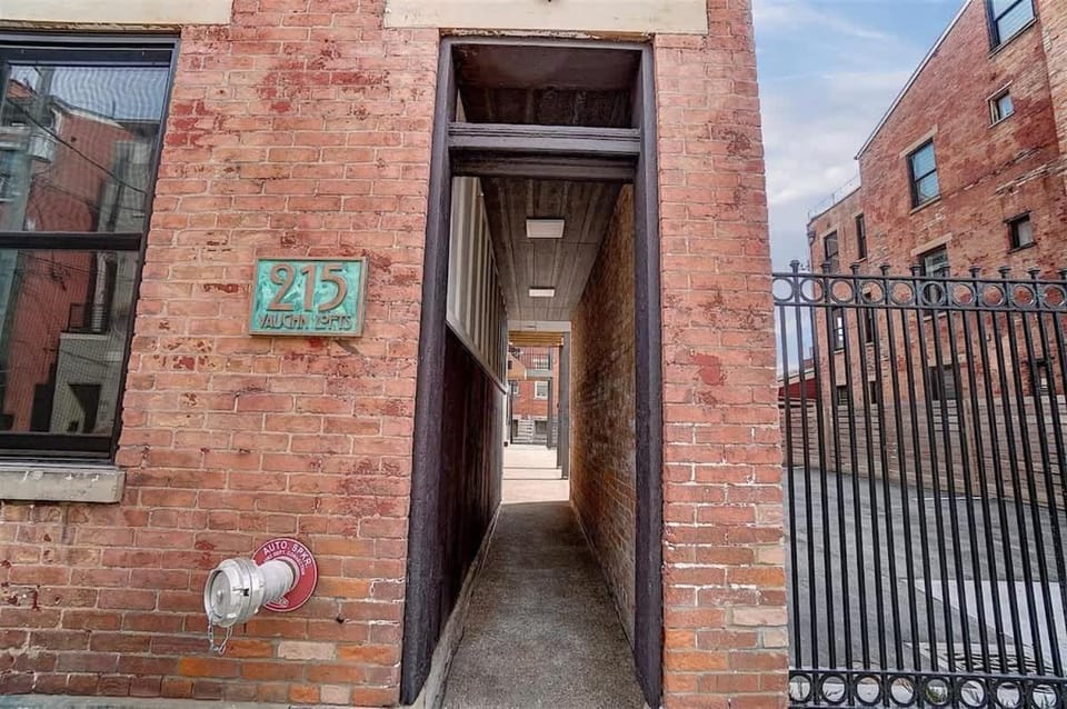 Vaughn Lofts # 4 House in Over The Rhine