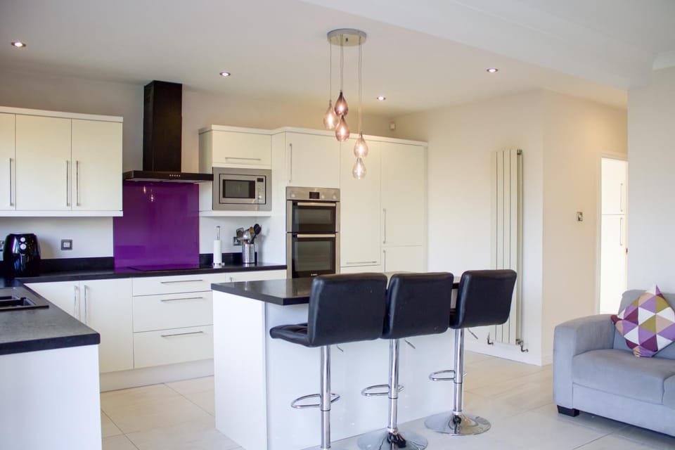 Kitchen or kitchenette, kitchen