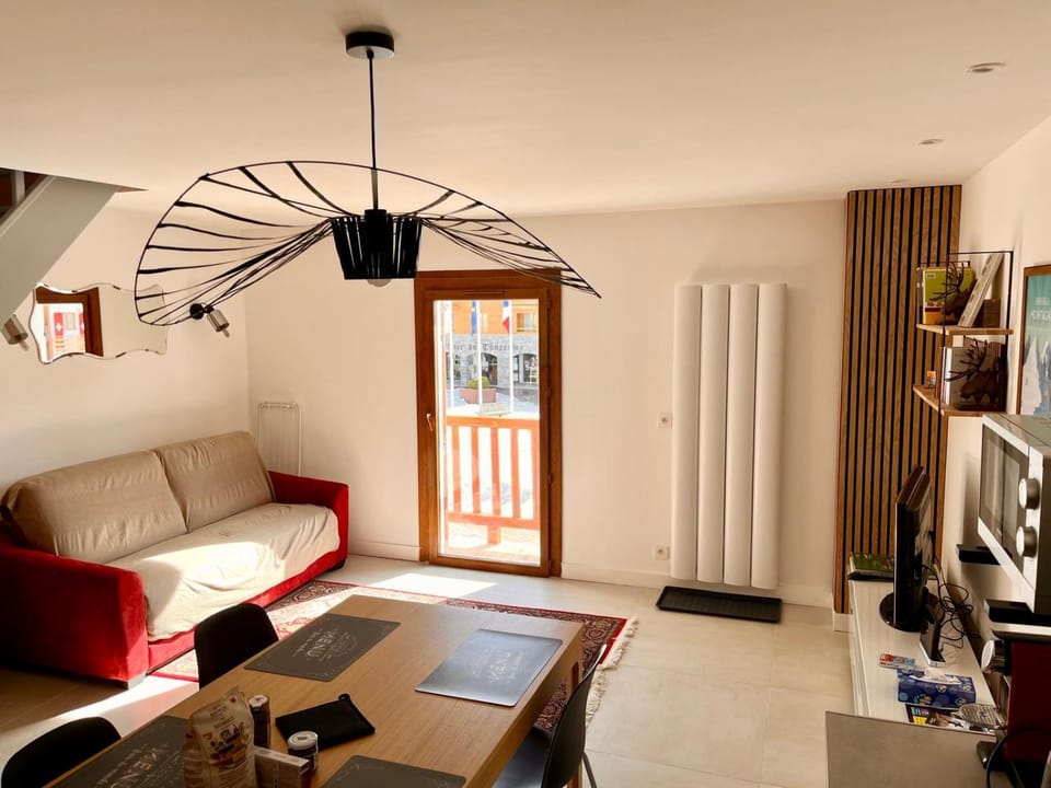TV and multimedia, Balcony/Terrace, Living room, Seating area