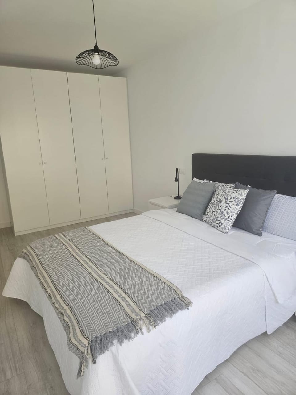 Bed, Photo of the whole room, Bedroom, wardrobe