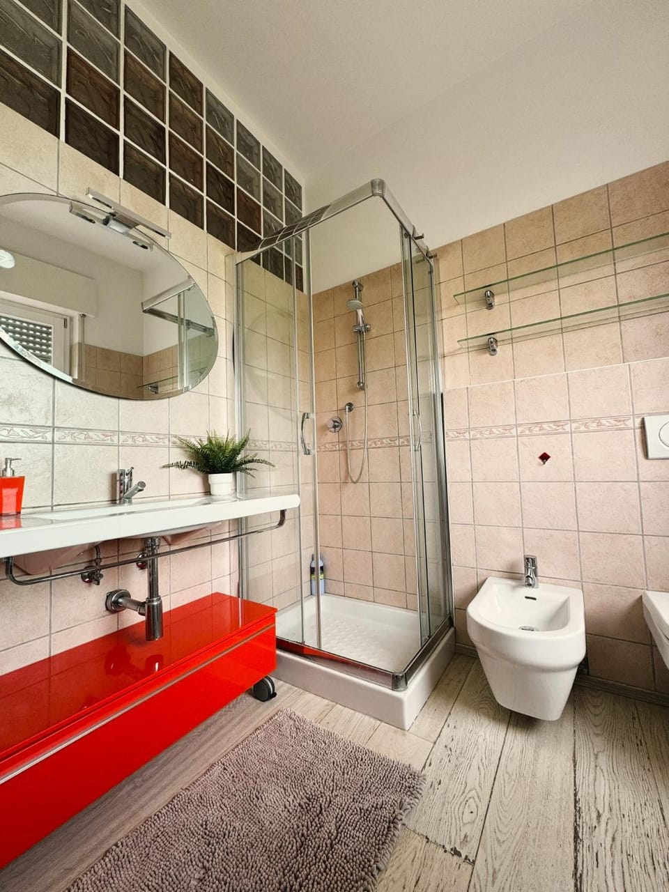 Shower, Toilet, Bathroom, Bath, bidet, towels