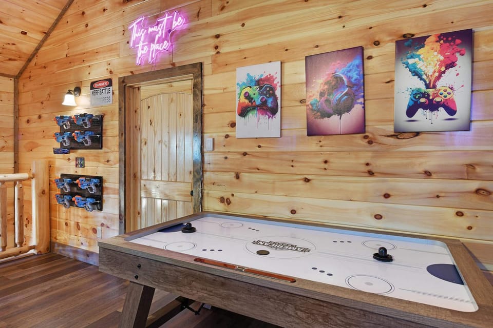 Walk To Parkway - Indoor Pool - Treehouse Loft PS5 House in Pigeon Forge