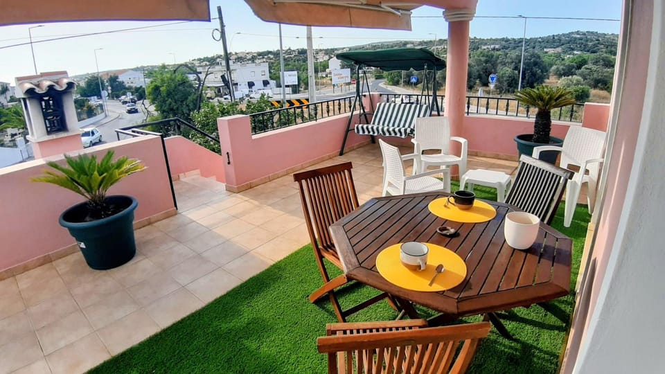 Property building, Balcony/Terrace, Living room