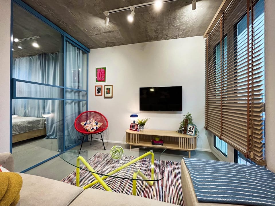 Communal lounge/ TV room, TV and multimedia, Living room, Photo of the whole room, Seating area
