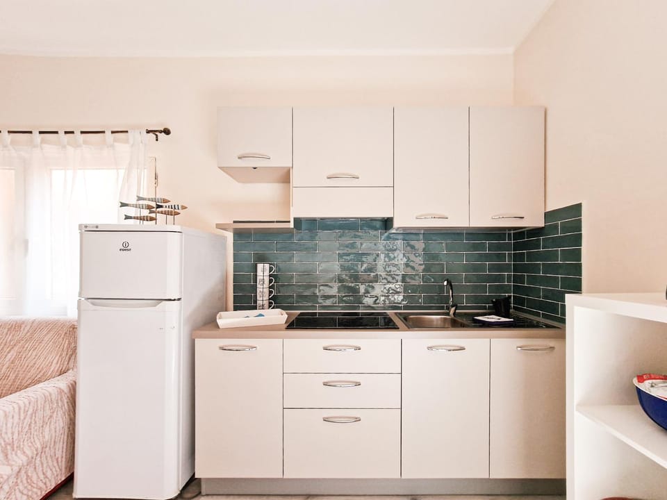 Kitchen or kitchenette, Living room