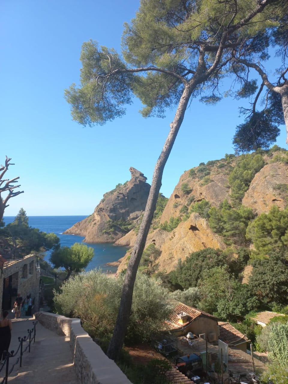 Magnifique LOFT Déco sur le port et à 5mn des plages wifi Clim 85 m2 Apartment in La Ciotat
