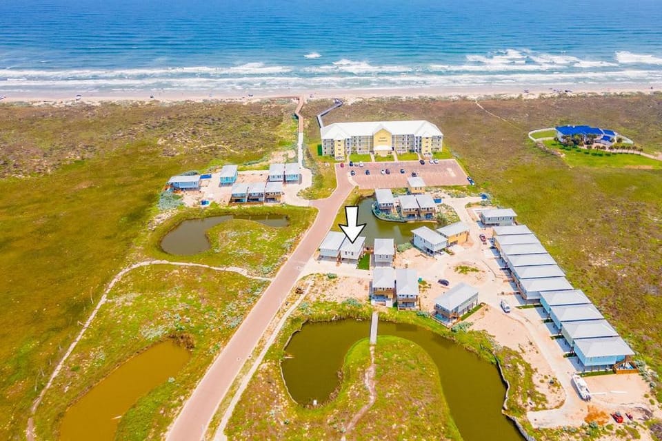 On The Pond Boardwalk to Beach Private Pool House in Port Aransas