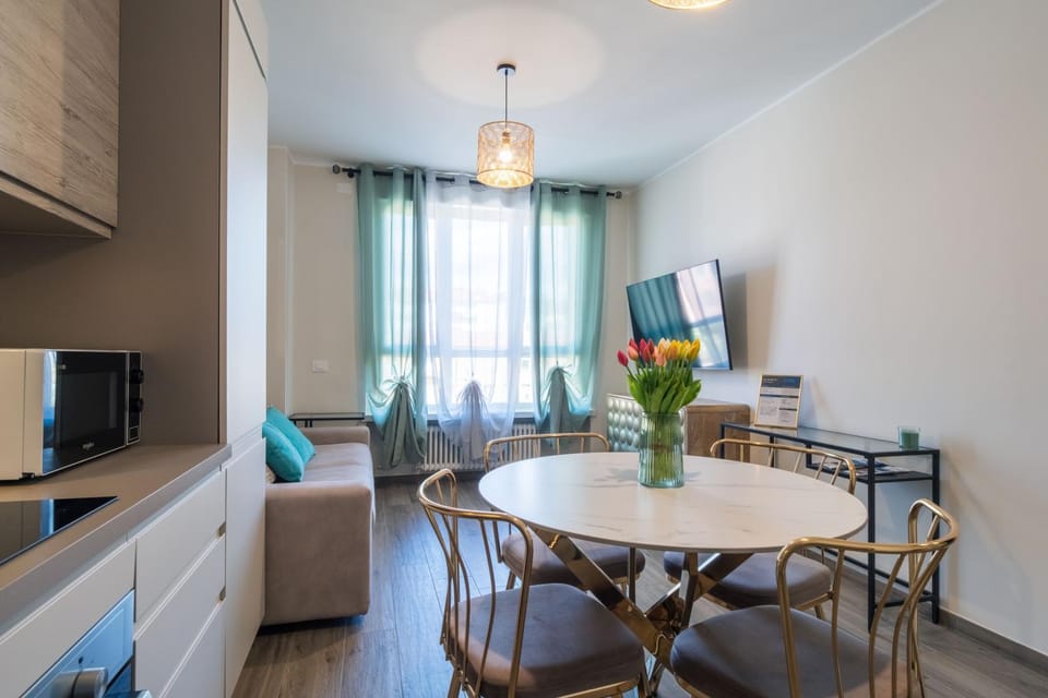 Kitchen or kitchenette, Living room, Seating area, kitchen