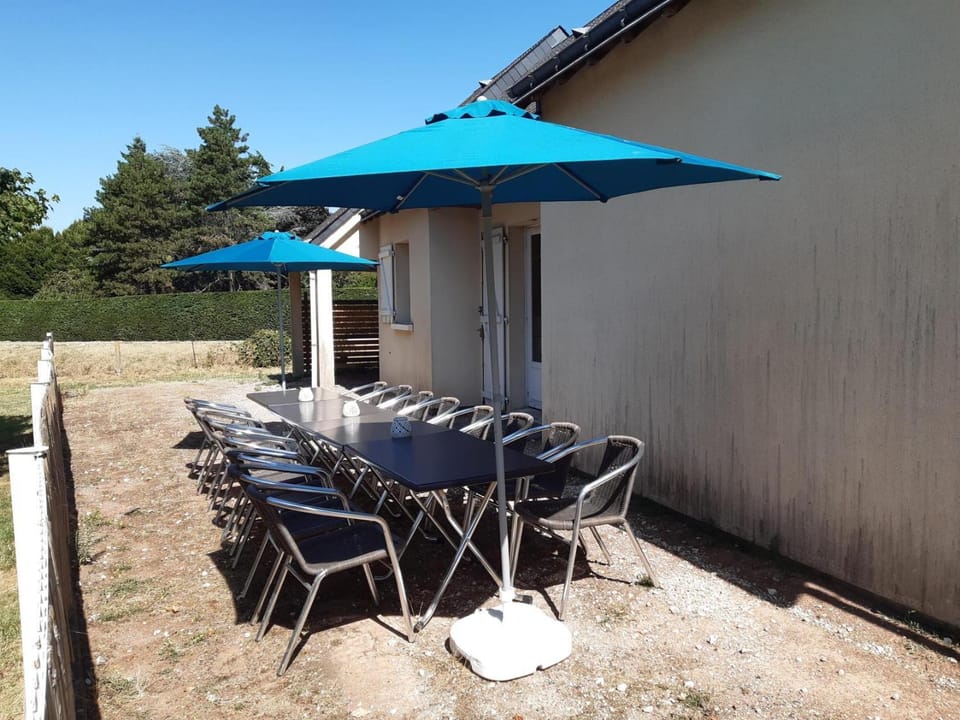 Camping Onlycamp les Bords de Vienne Campground/ 
RV Resort in Centre-Val de Loire