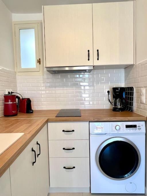 Hydra Serene Escape Apartment in Islands