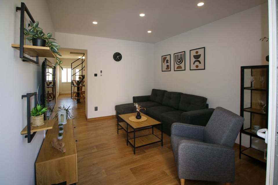 TV and multimedia, Living room, Seating area