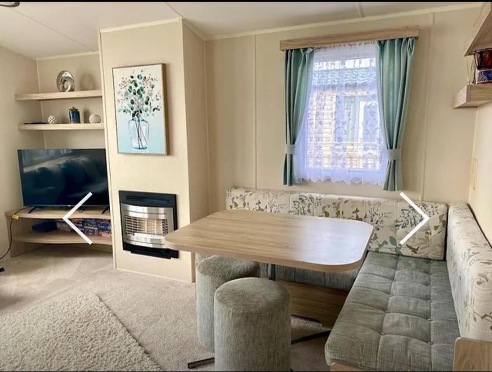 TV and multimedia, Dining area, Evening entertainment