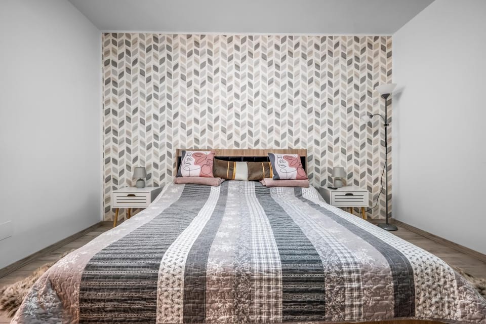 Bed, Photo of the whole room, Bedroom, internet