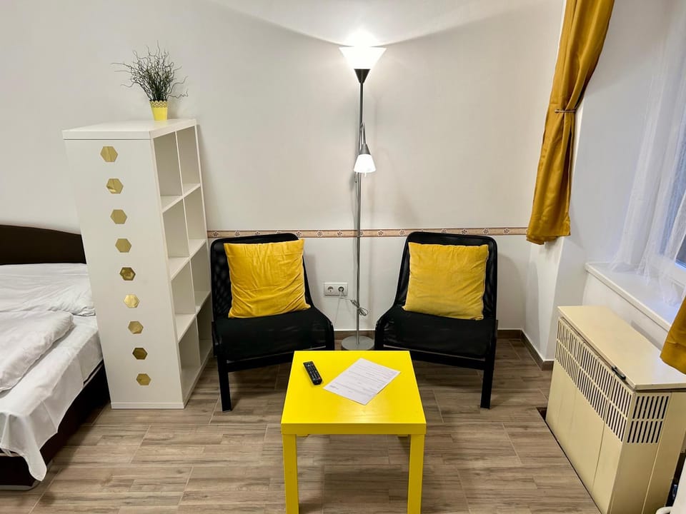 Living room, Photo of the whole room, Seating area