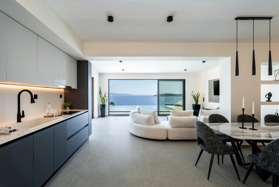 Kitchen or kitchenette, Living room, Seating area