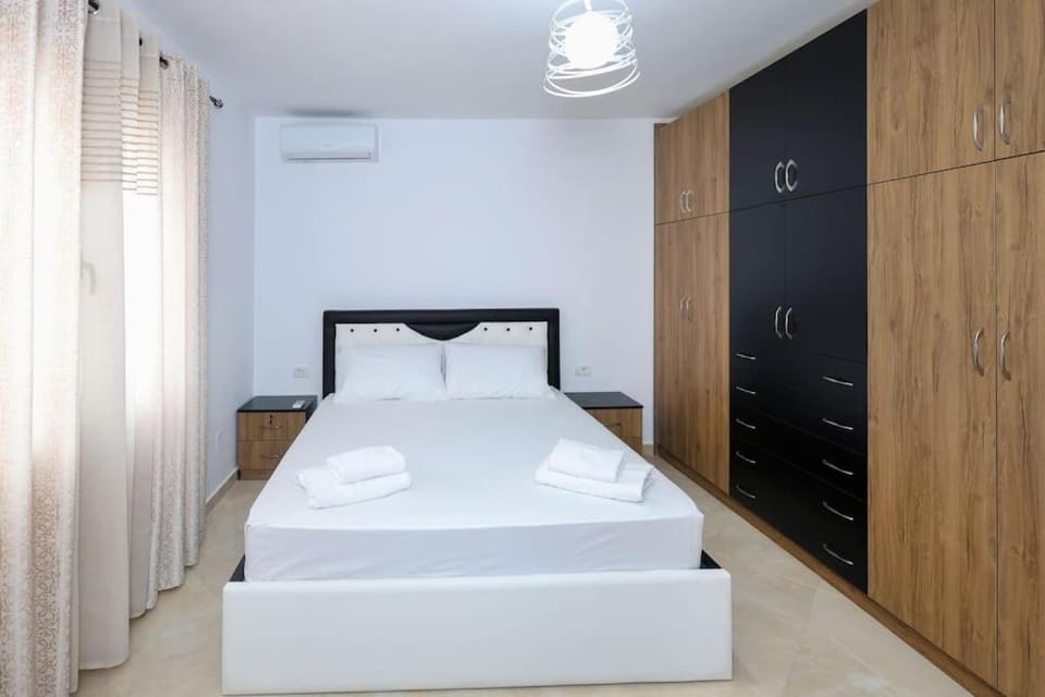 Bed, Photo of the whole room, Bedroom, wardrobe, air conditioner