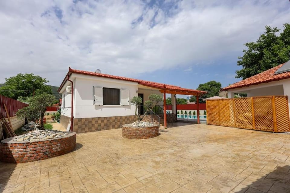 Property building, Patio, Day