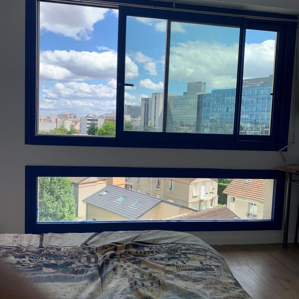Bed, View (from property/room), City view