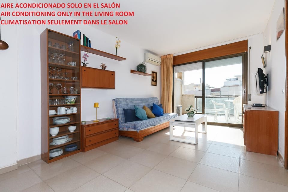 Living room, air conditioner