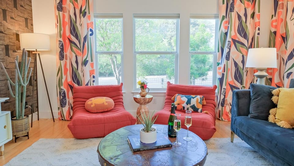 Hacienda SoCo - Fire Pit & 3 Min Walk to SoCo House in Austin