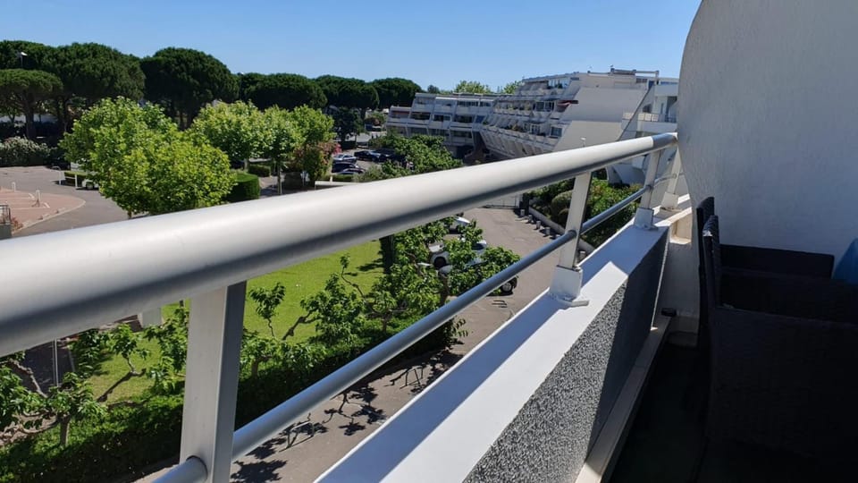 Studio rénové, proche plage couchant, 4 pers, clim, parking privé et wifi privatif Apartment in La Grande-Motte