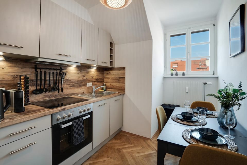 Kitchen or kitchenette, Dining area, dishwasher, oven, stove, toaster
