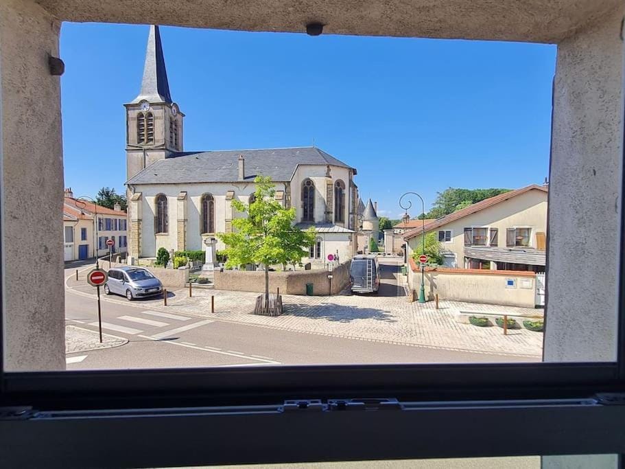Neighbourhood, Street view, Location