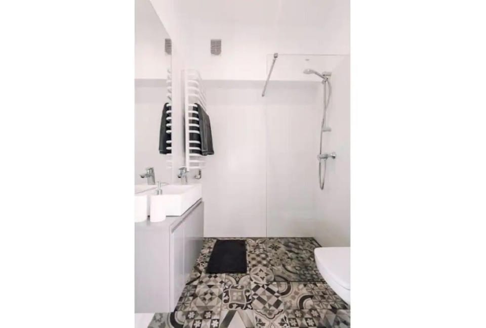 Shower, Bathroom, towels