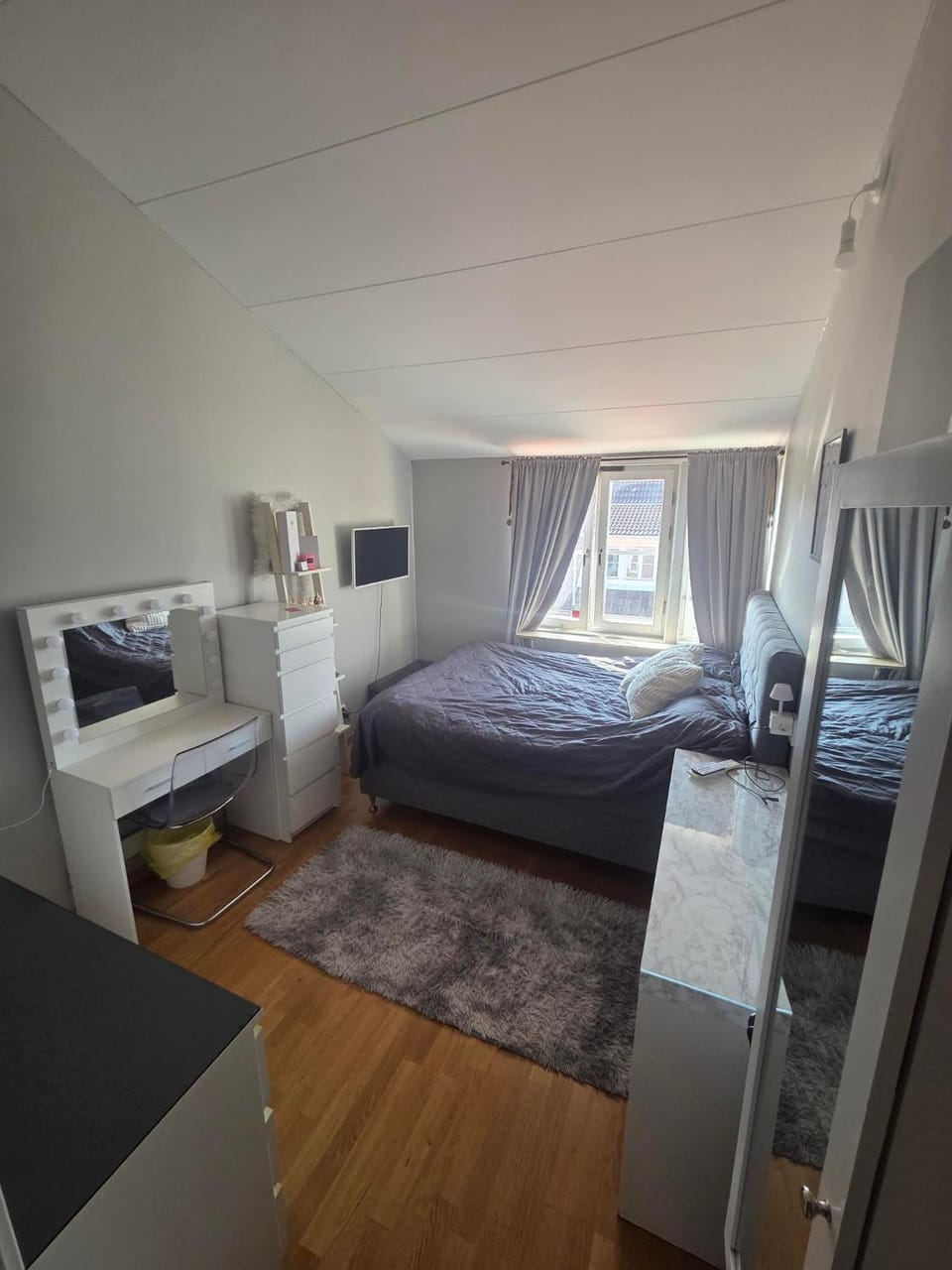 Bed, Bedroom