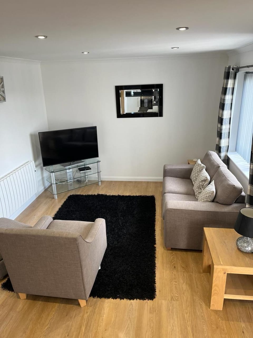 TV and multimedia, Living room, Seating area, Evening entertainment