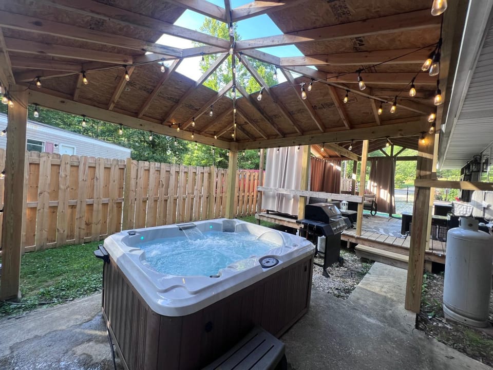 The Eagles Nest Chalet in Lake Cumberland