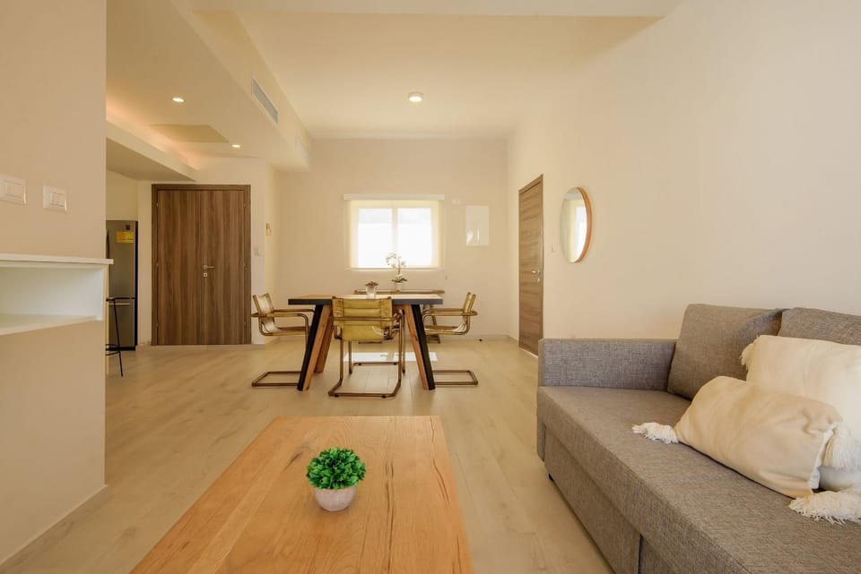 Bed, Living room
