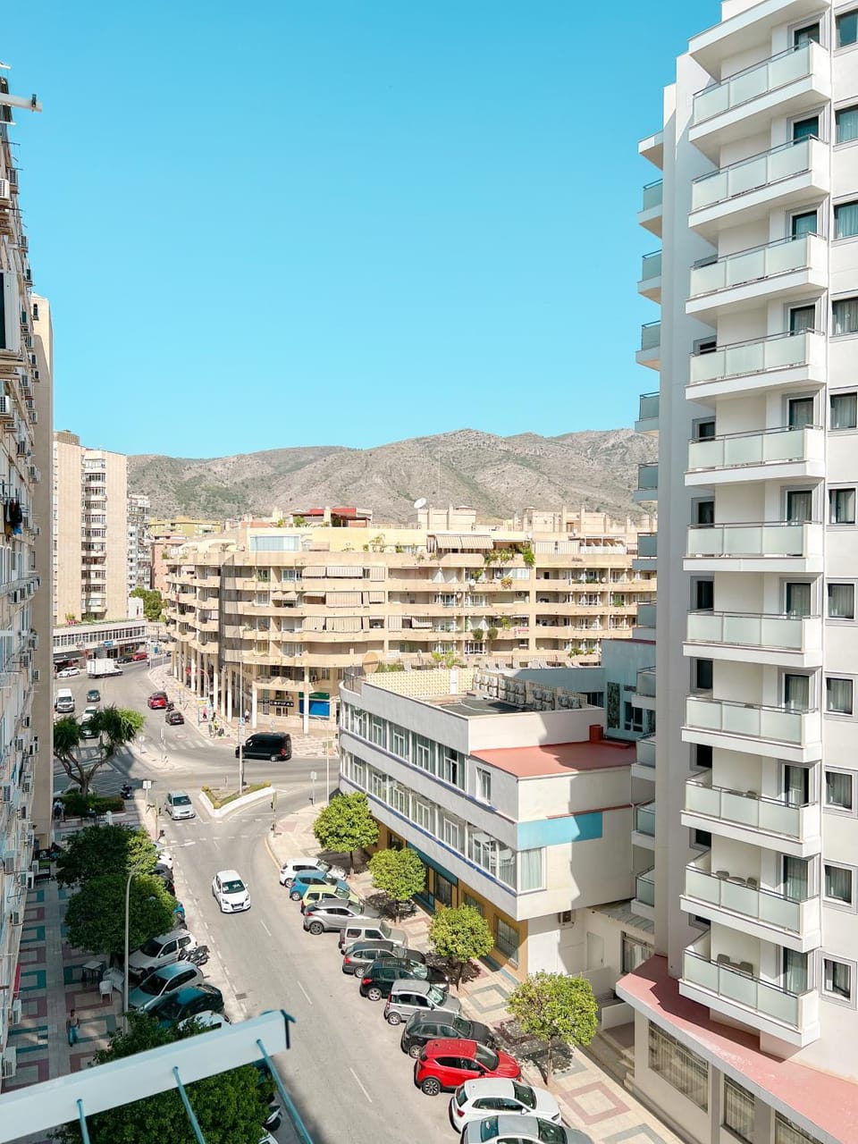 Neighbourhood, City view, Mountain view, Street view