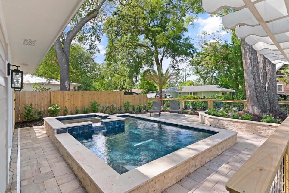 Patsy's Patios By The Sea - 101 Demere Oaks Circle House in Demere Park