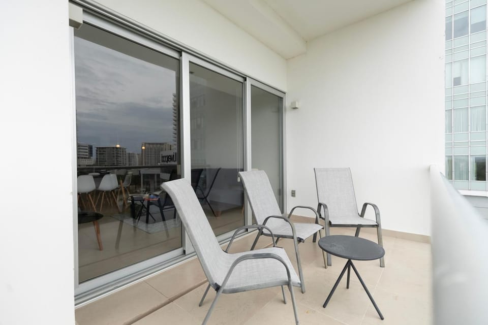 Balcony/Terrace, Living room
