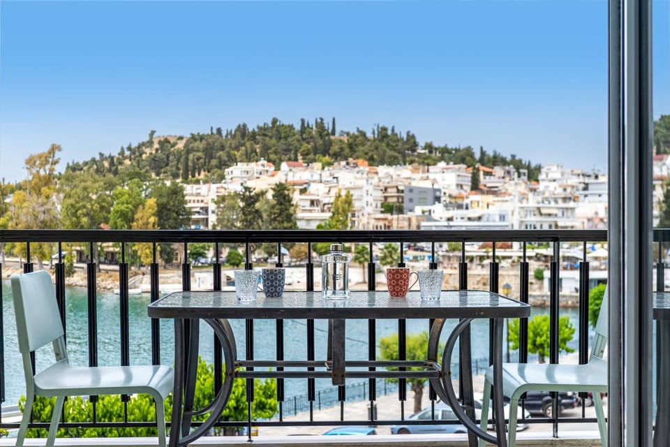 Natural landscape, View (from property/room), Balcony/Terrace, City view, Mountain view, Sea view