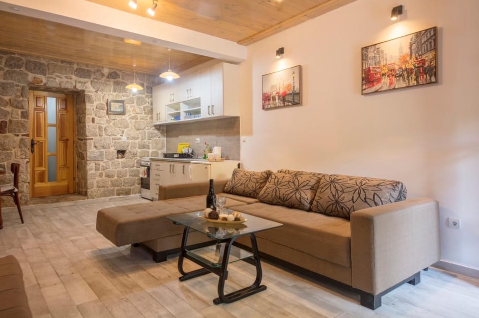 Hidden Gem Apartment of the Old Street Apartment in Kotor Municipality