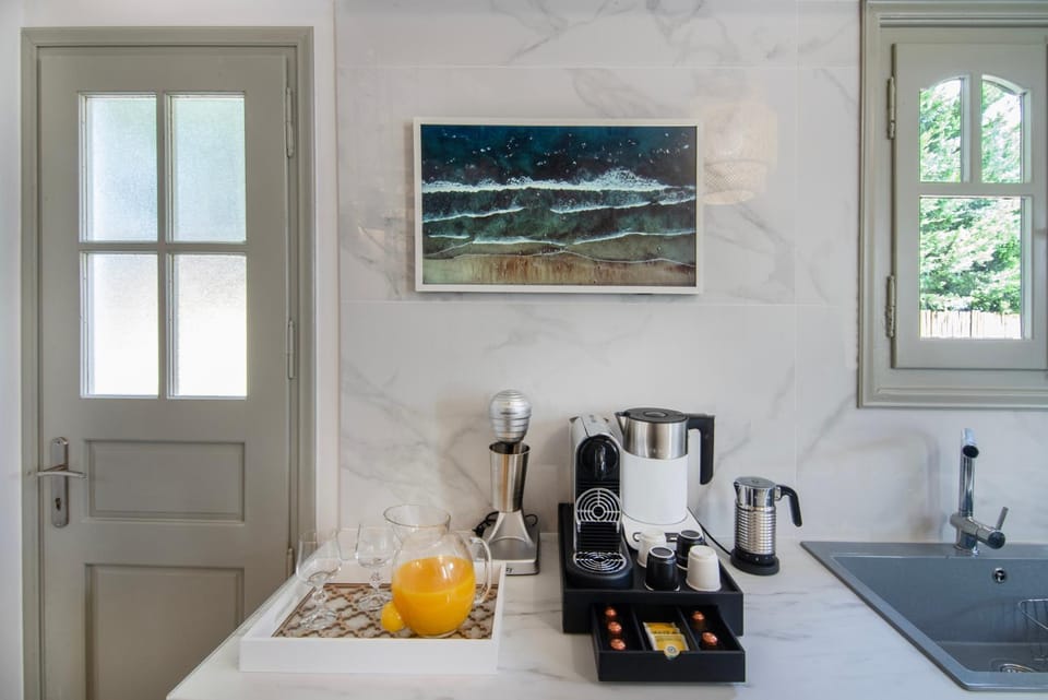 Coffee/tea facilities, Kitchen or kitchenette, minibar, toaster