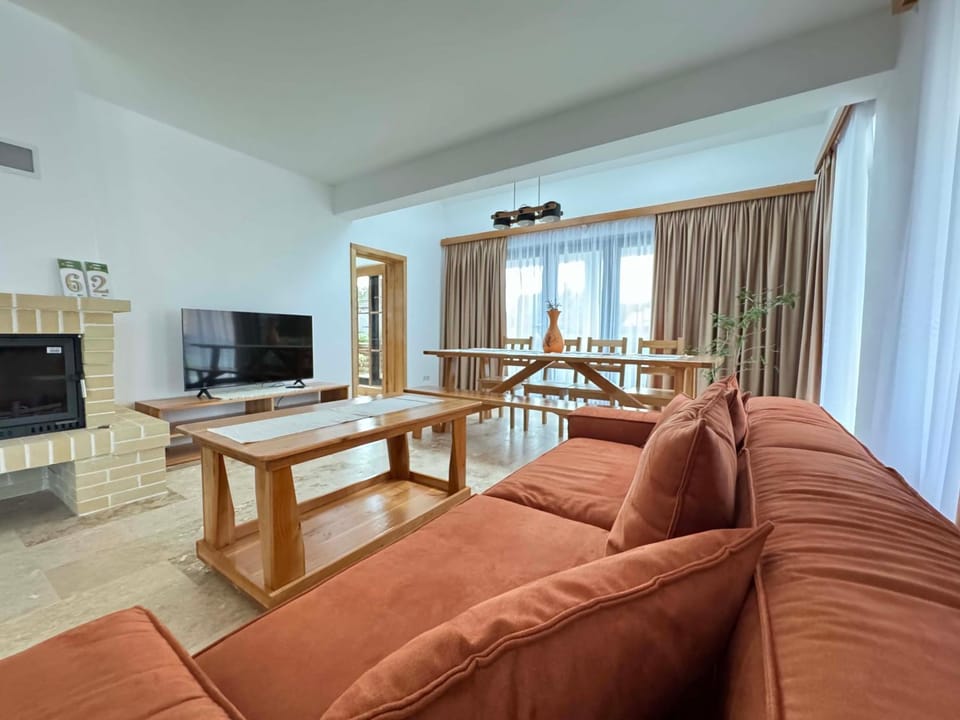 Communal lounge/ TV room, Living room, Seating area, Dining area