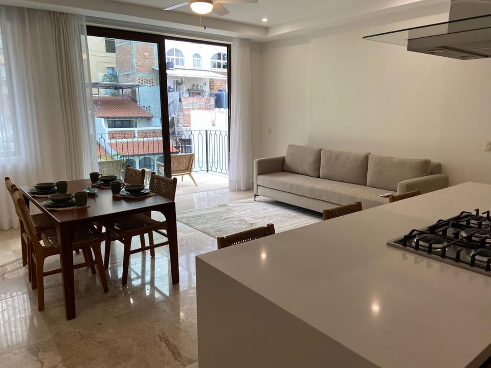 Balcony/Terrace, Kitchen or kitchenette, Living room, Dining area, air conditioner