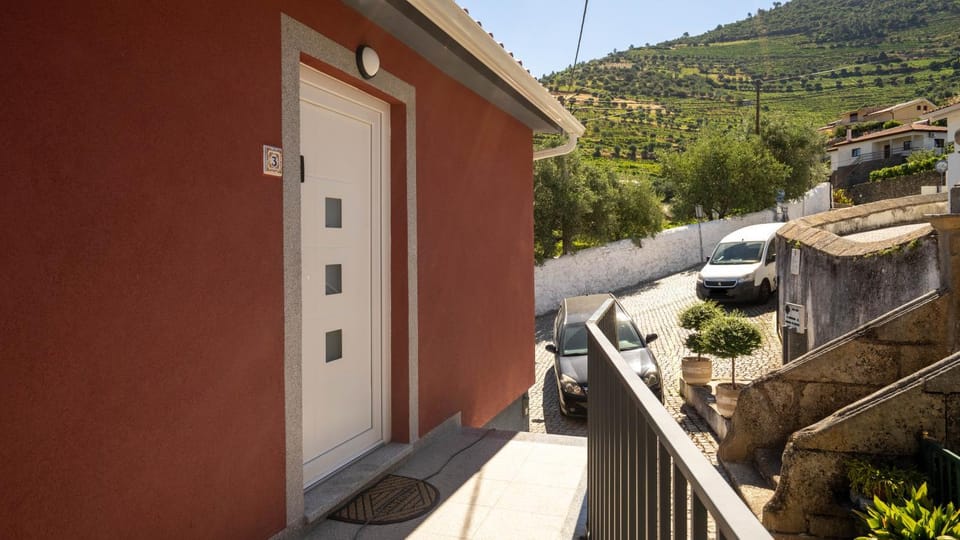 Property building, Spring, Day, Neighbourhood, Natural landscape, Mountain view, Street view