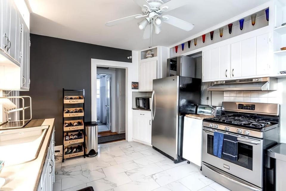 Bella room near downtown Train I-95 & beaches Apartment in Stamford
