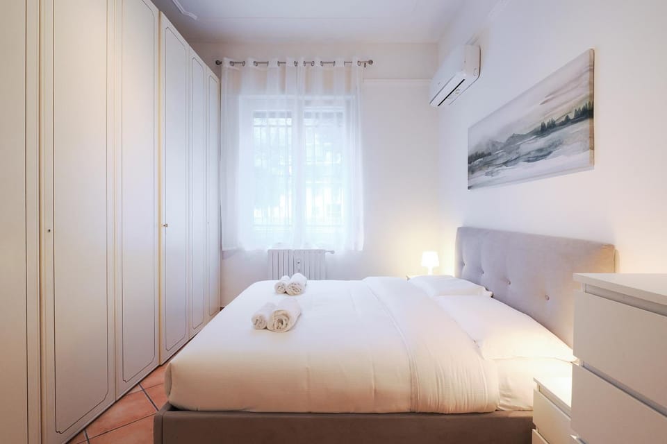 Bed, Photo of the whole room, Bedroom, towels, wardrobe, air conditioner