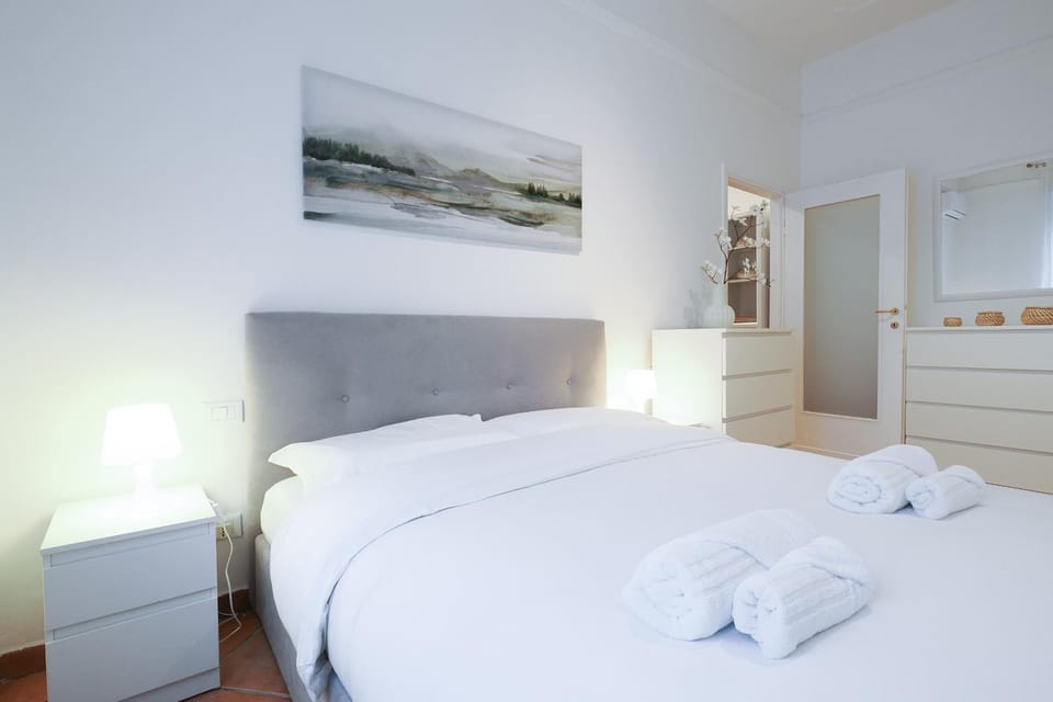 Bed, Photo of the whole room, Bedroom, towels, wardrobe
