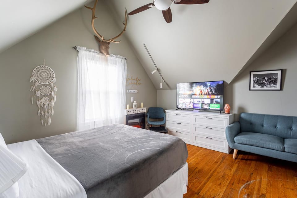 Charming 2BR Getaway with Modern Comforts Apartment in Bridgeport