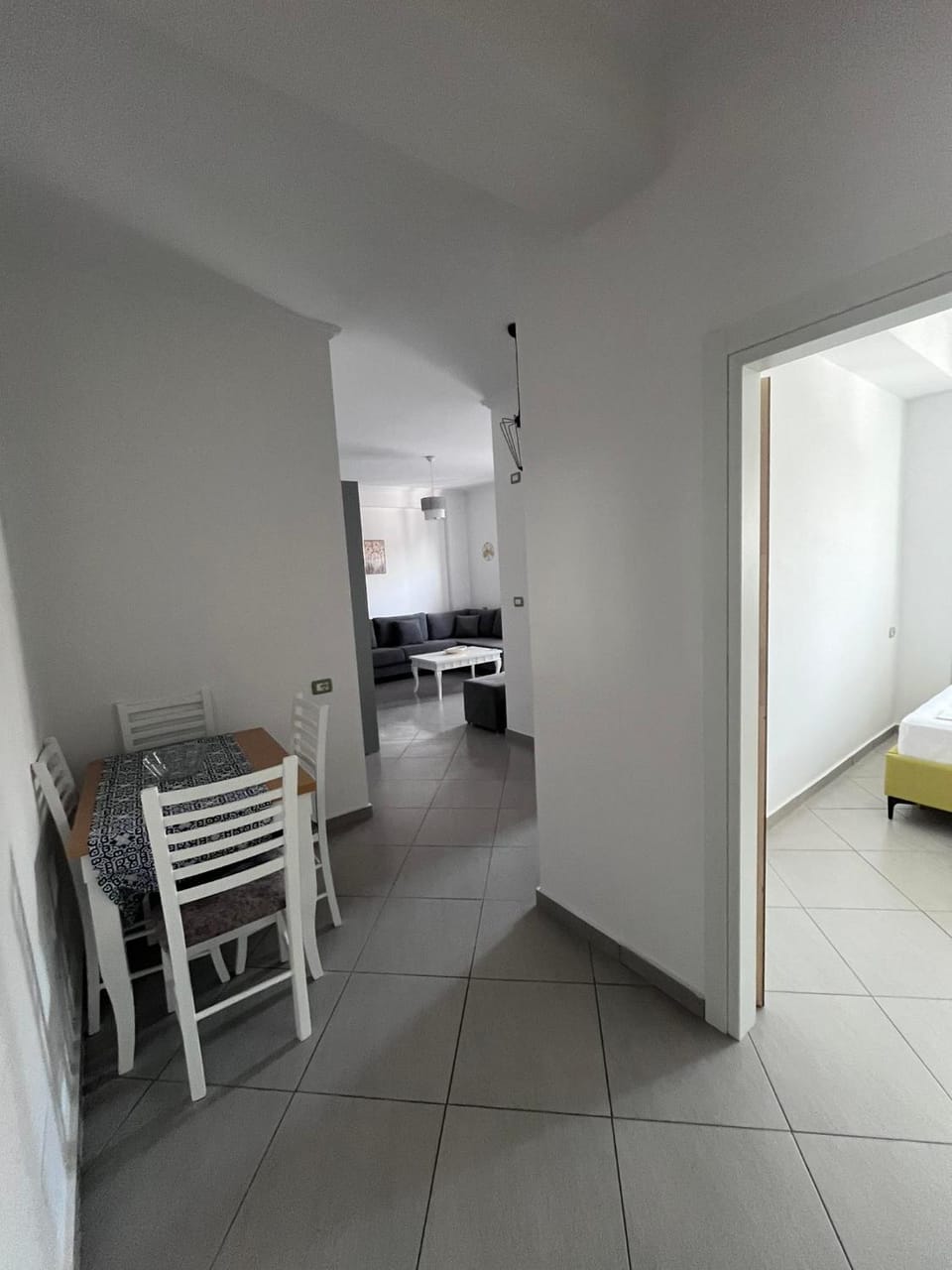 Bed, Kitchen or kitchenette, Seating area, Dining area, Bedroom